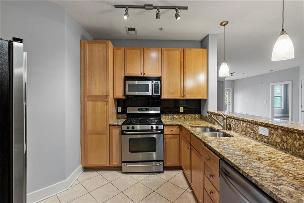 799 Hammond Drive 219