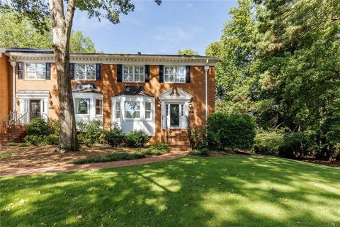 Townhouse For Sale - 5377 Trentham Drive<br/> Dunwoody, GA 30338