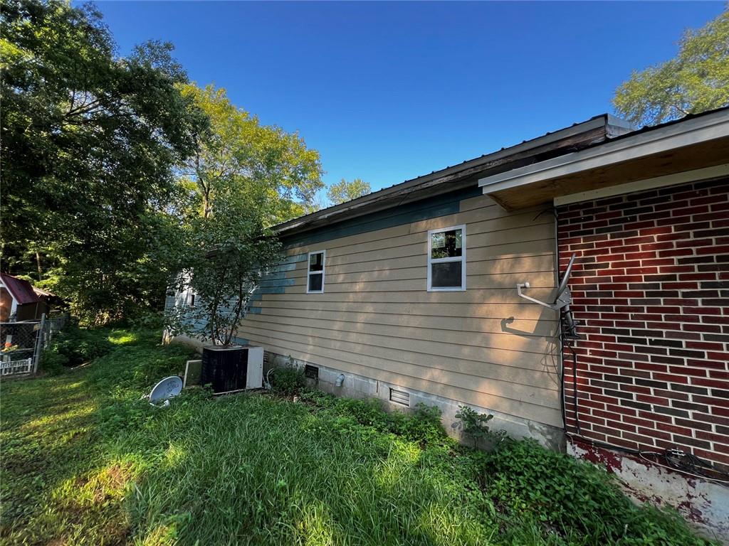 6 Green Acre Road NE