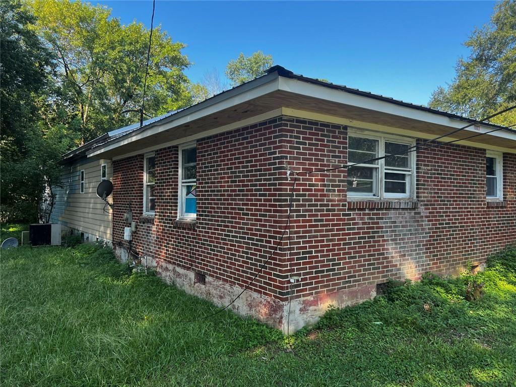 6 Green Acre Road NE