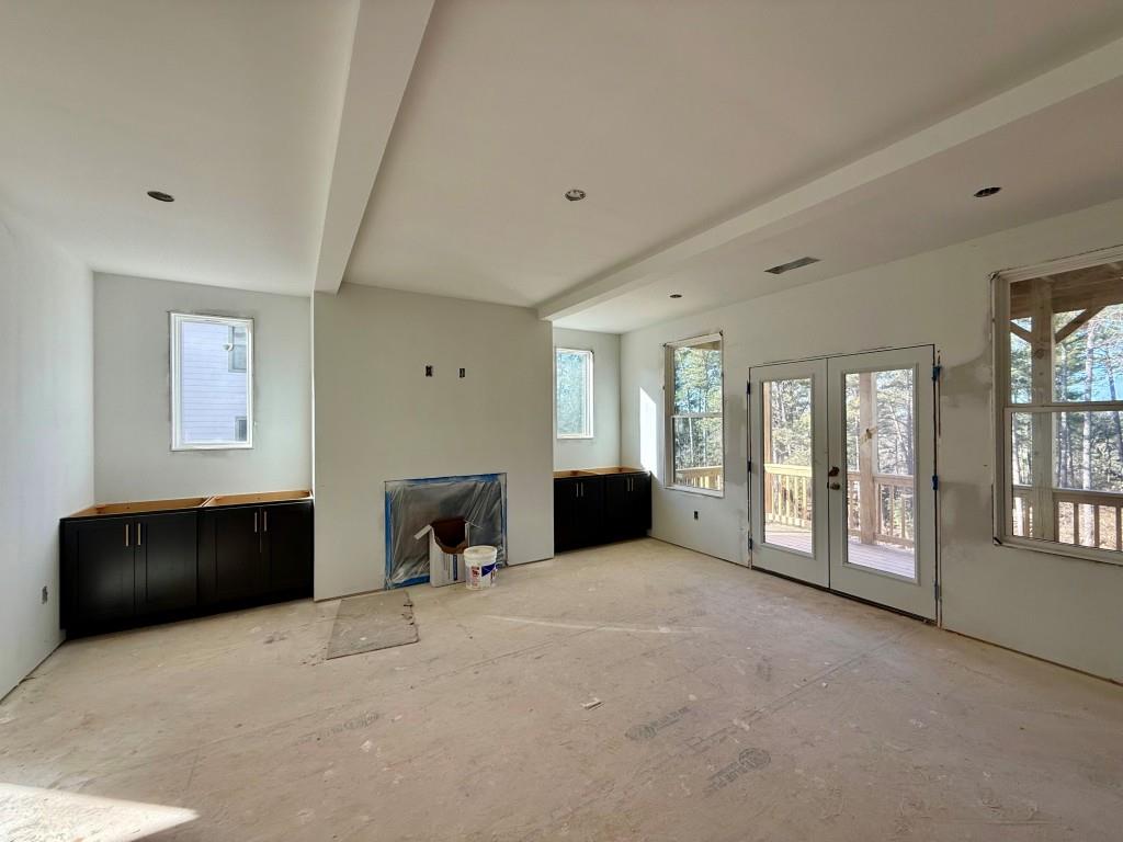 3265 Hilltop Circle