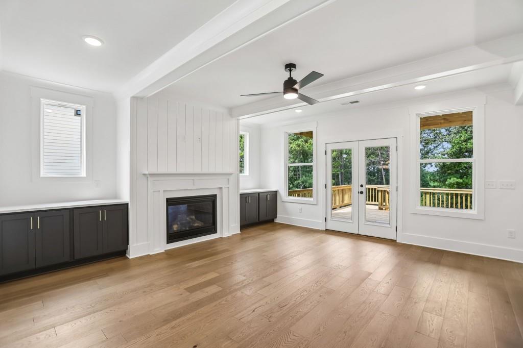 3265 Hilltop Circle