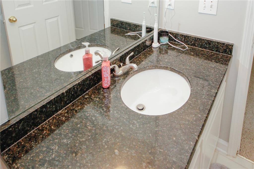 1000 Willow Crest Landing, Austell, Georgia image 16