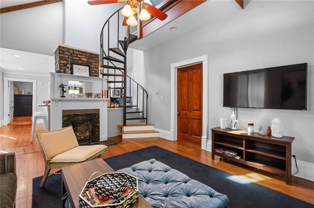 302 Murray Hill Avenue NE