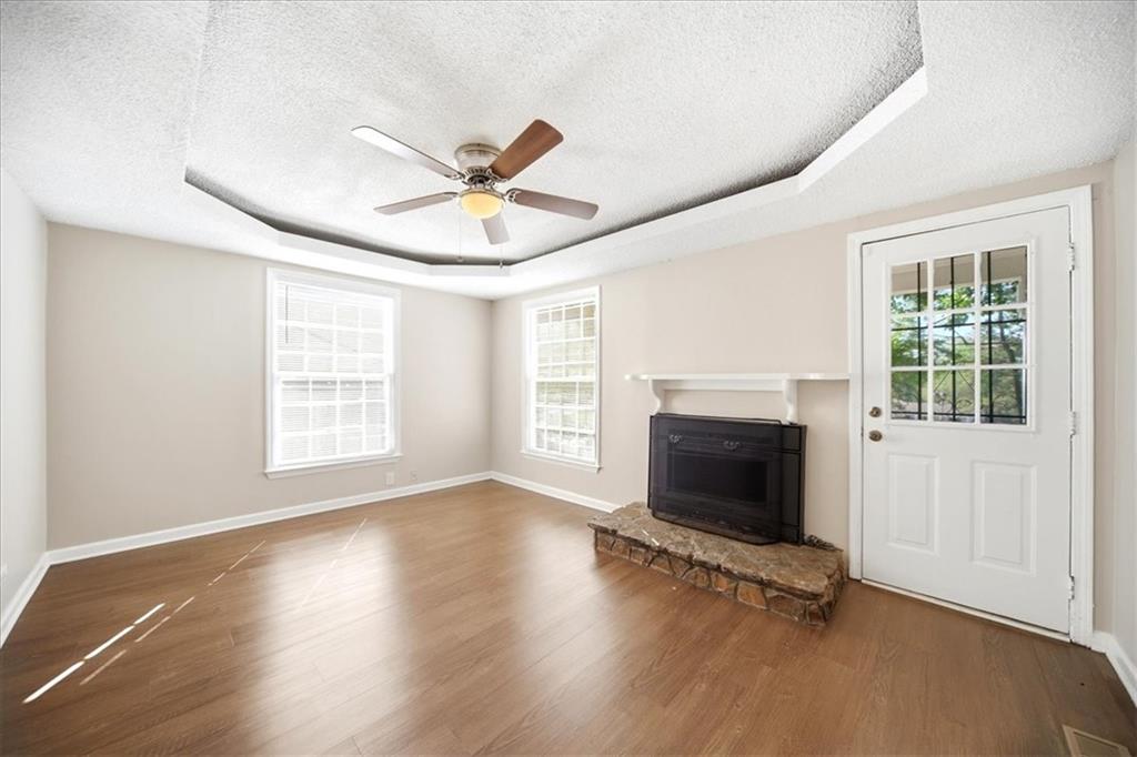 751 Skyview Drive NE