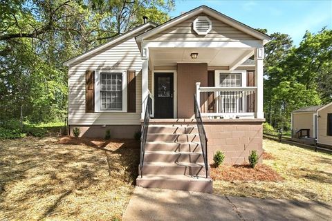 Photo of 751 Skyview Drive NE, Marietta, GA 30060 (MLS # 7752524)