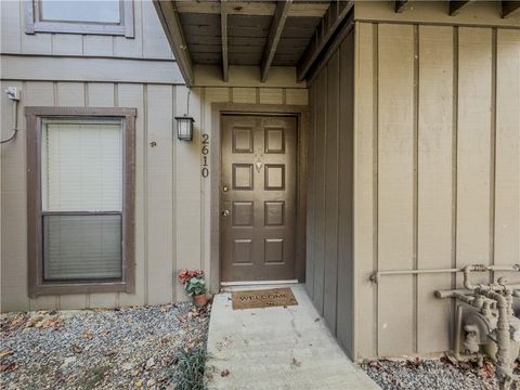 Condo For Sale - 2610 Cumberland Court<br/> Smyrna, GA 30080