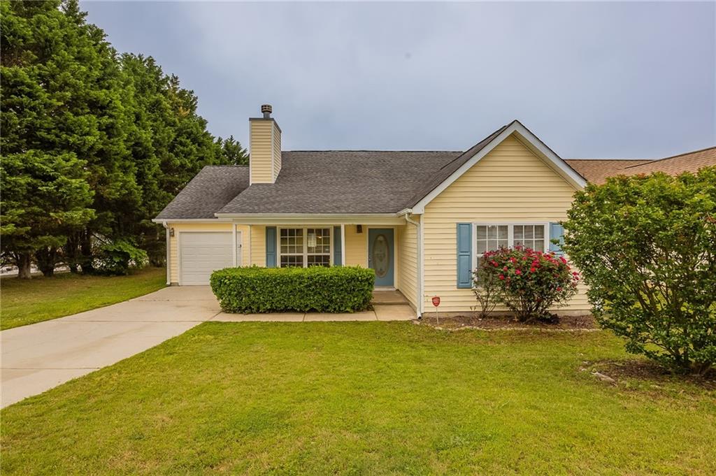 4045 Meadow Glen Way, Fairburn, Georgia image 1