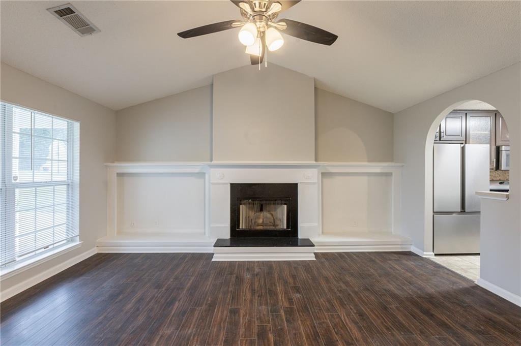 4045 Meadow Glen Way, Fairburn, Georgia image 8