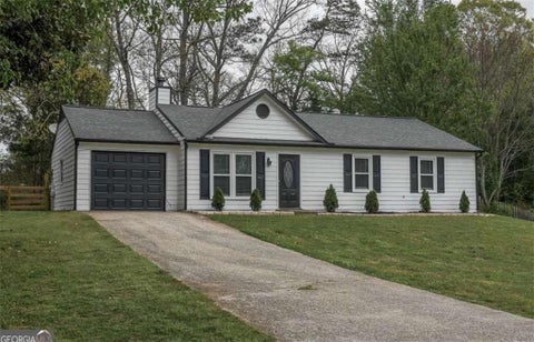 Homes For Rent - 356 Meadow Trace Drive<br/> Auburn, GA 30011