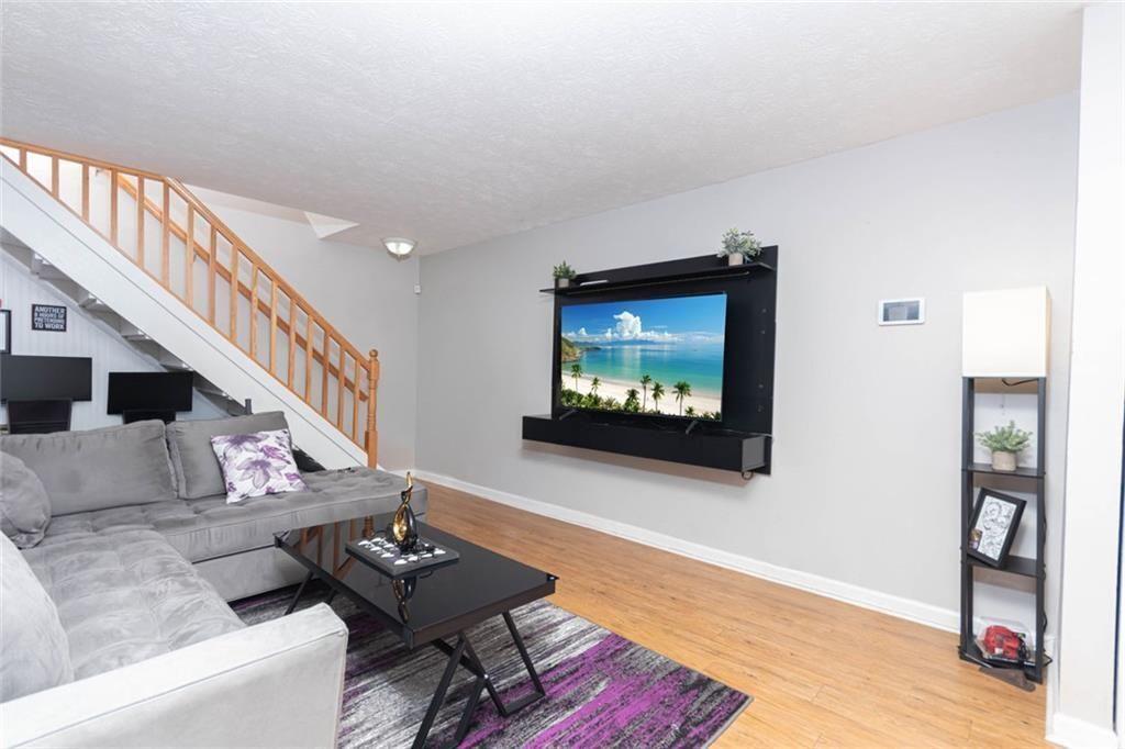 1348 Surrey Lane SW