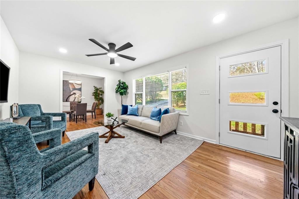 801 N EVELYN NW