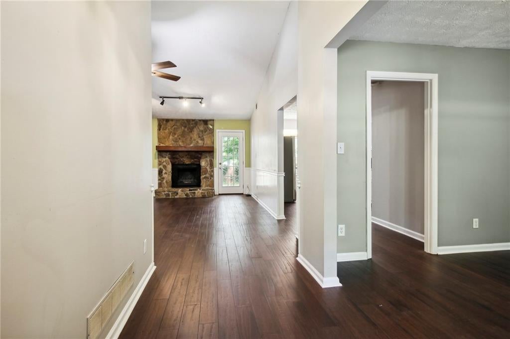 455 Barrington Drive W