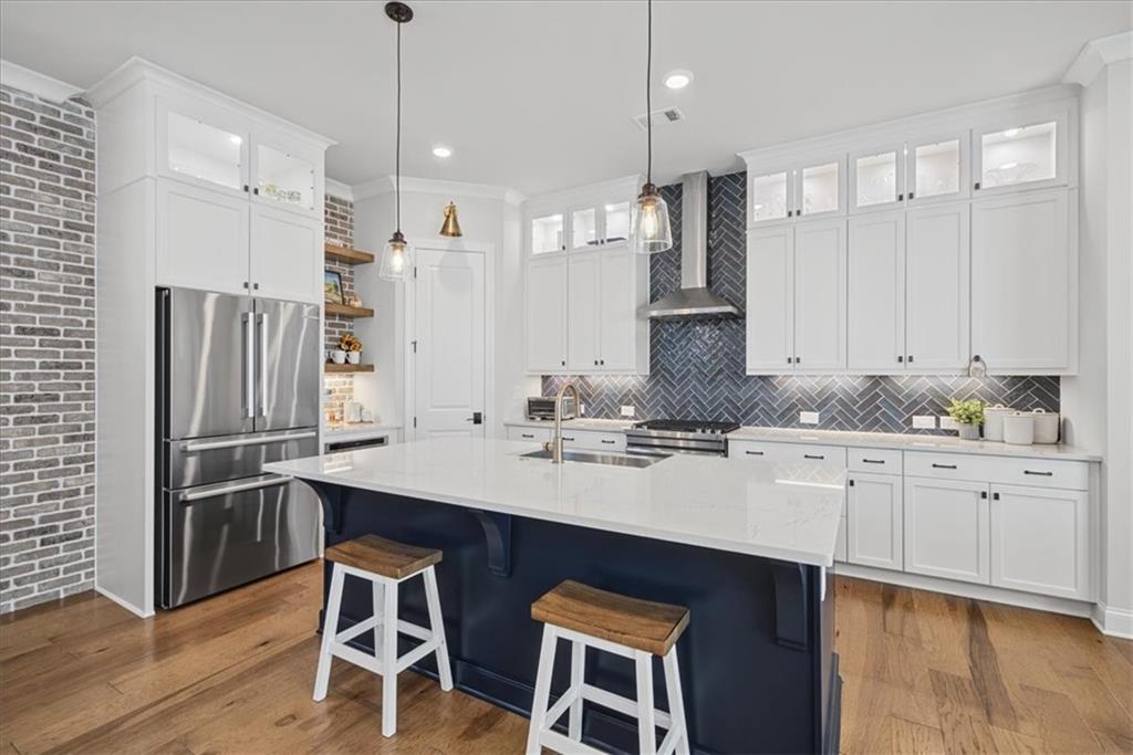 700 Hickory Hollow Walk