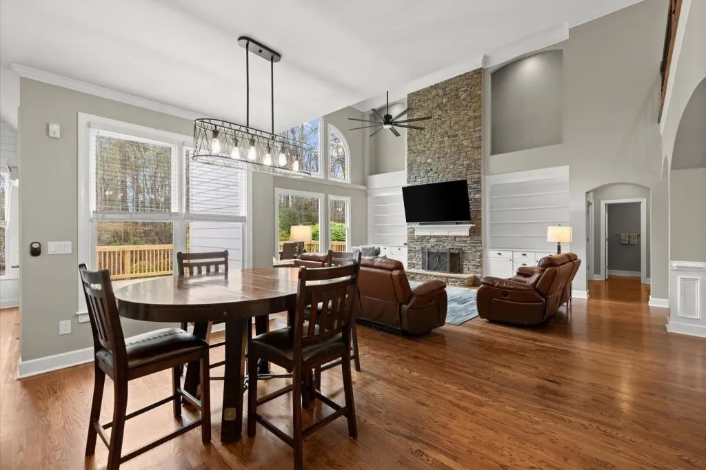 Milton, Georgia 30004, United States, 5 Bedrooms Bedrooms, ,5 BathroomsBathrooms,Residential,Pending,105564