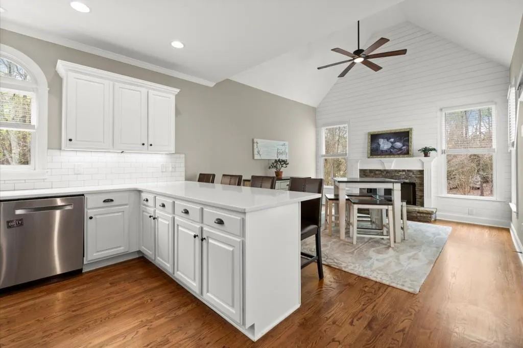 Milton, Georgia 30004, United States, 5 Bedrooms Bedrooms, ,5 BathroomsBathrooms,Residential,Pending,105564