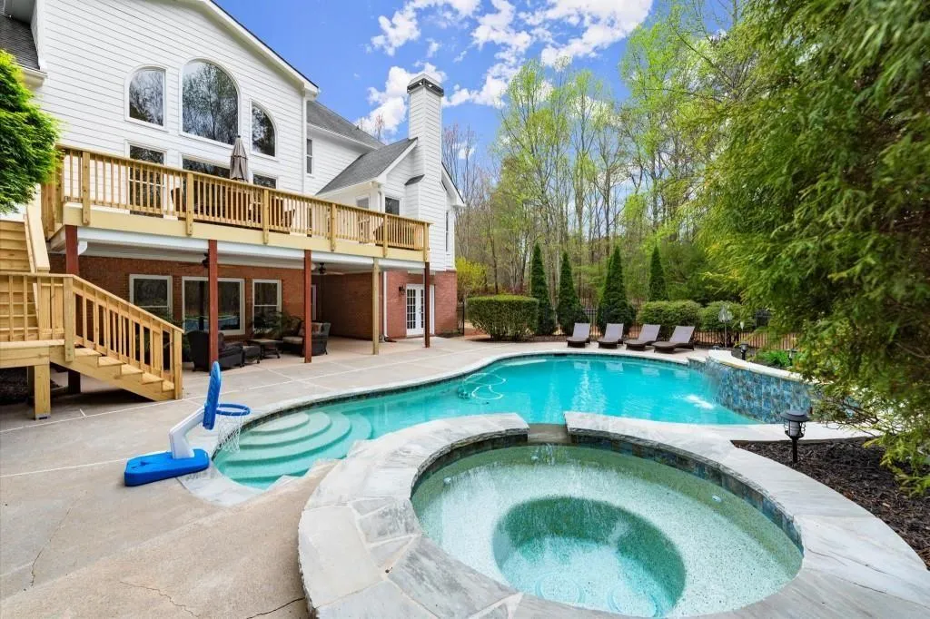 Milton, Georgia 30004, United States, 5 Bedrooms Bedrooms, ,5 BathroomsBathrooms,Residential,Pending,105564