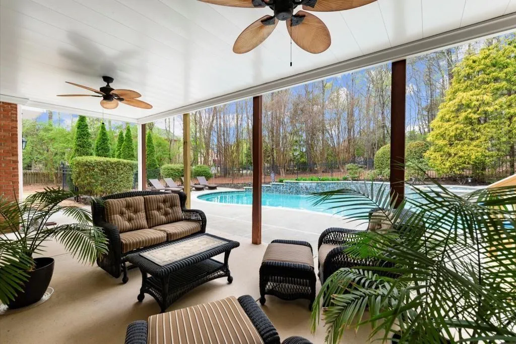 Milton, Georgia 30004, United States, 5 Bedrooms Bedrooms, ,5 BathroomsBathrooms,Residential,Pending,105564