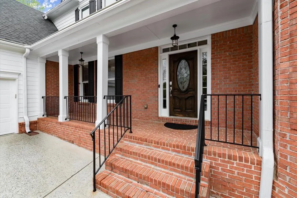 Milton, Georgia 30004, United States, 5 Bedrooms Bedrooms, ,5 BathroomsBathrooms,Residential,Pending,105564