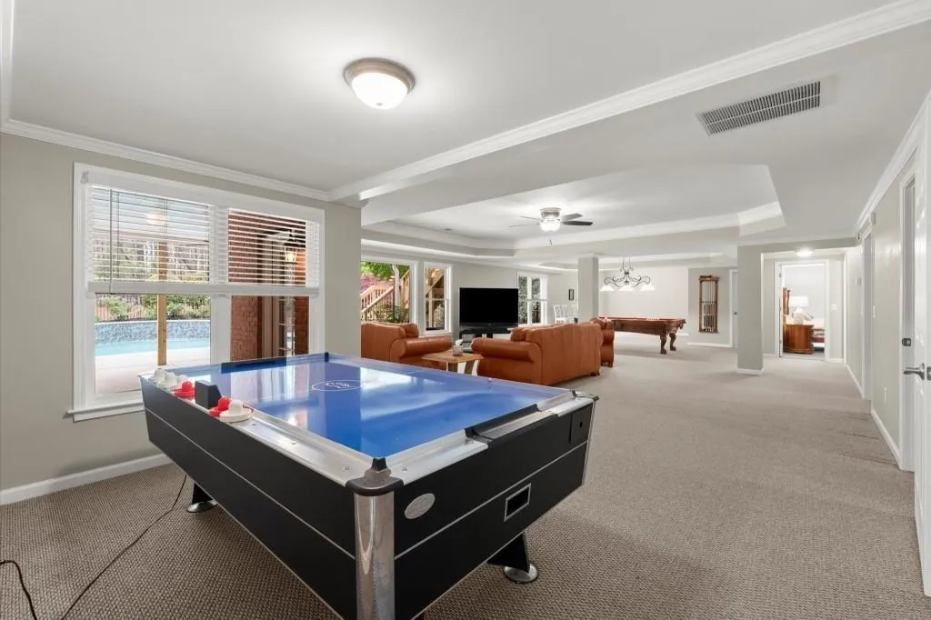 Milton, Georgia 30004, United States, 5 Bedrooms Bedrooms, ,5 BathroomsBathrooms,Residential,Pending,105564