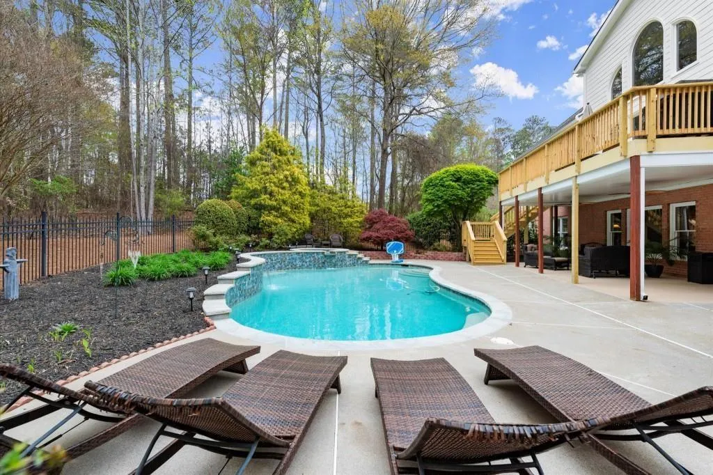 Milton, Georgia 30004, United States, 5 Bedrooms Bedrooms, ,5 BathroomsBathrooms,Residential,Pending,105564