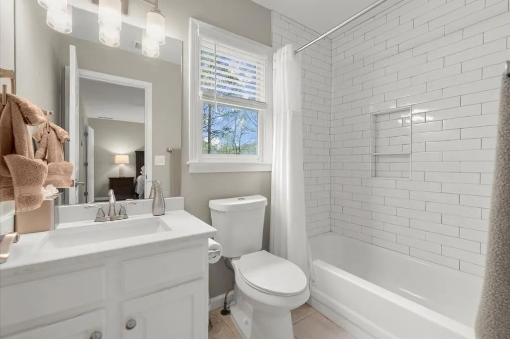 Milton, Georgia 30004, United States, 5 Bedrooms Bedrooms, ,5 BathroomsBathrooms,Residential,Pending,105564