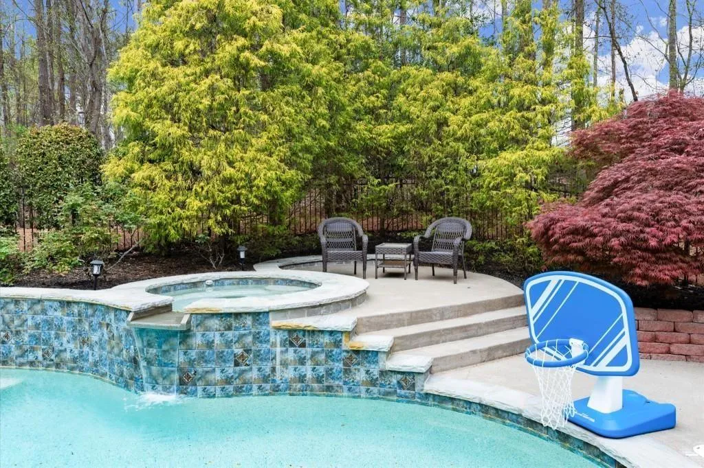 Milton, Georgia 30004, United States, 5 Bedrooms Bedrooms, ,5 BathroomsBathrooms,Residential,Pending,105564