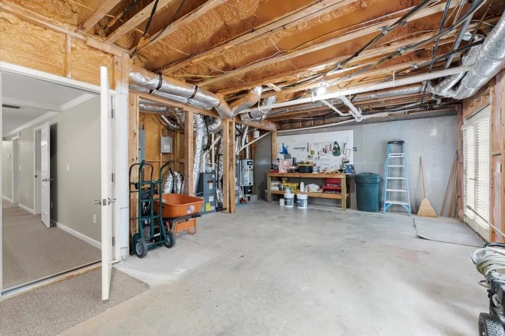 Milton, Georgia 30004, United States, 5 Bedrooms Bedrooms, ,5 BathroomsBathrooms,Residential,Pending,105564