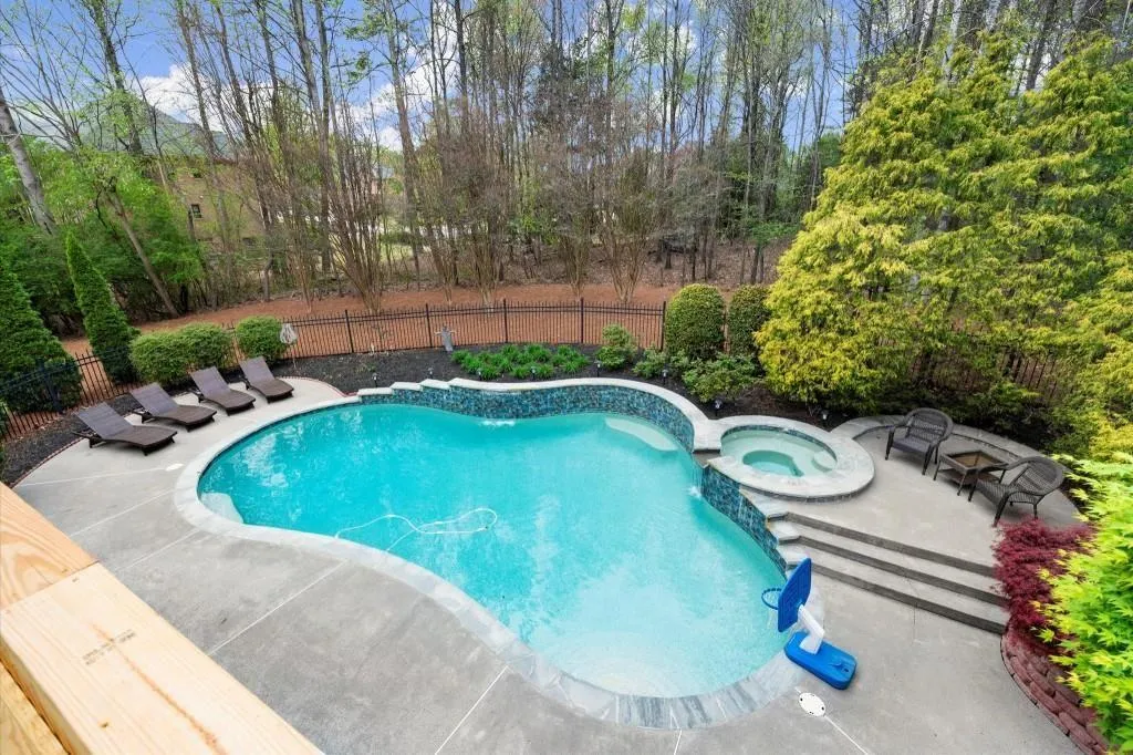 Milton, Georgia 30004, United States, 5 Bedrooms Bedrooms, ,5 BathroomsBathrooms,Residential,Pending,105564