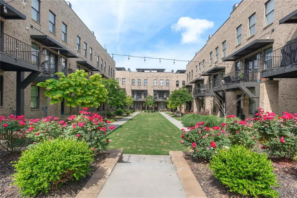 Atlanta, Georgia 30318, United States, 3 Bedrooms Bedrooms, ,4 BathroomsBathrooms,Residential,Active,120639