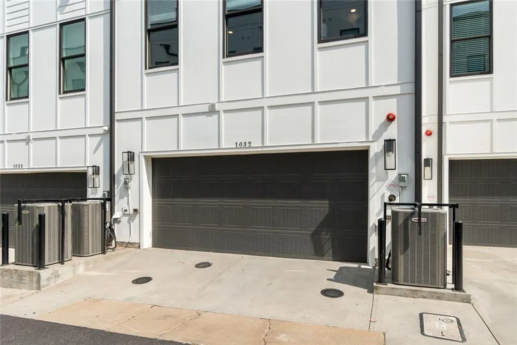 Atlanta, Georgia 30318, United States, 3 Bedrooms Bedrooms, ,4 BathroomsBathrooms,Residential,Active,120639