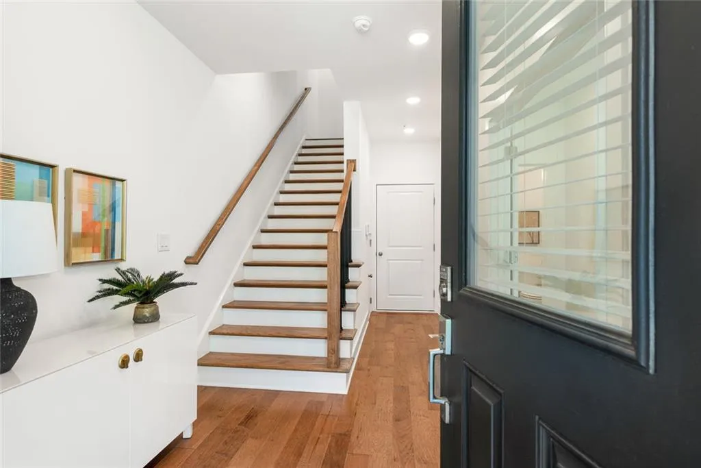 Atlanta, Georgia 30318, United States, 3 Bedrooms Bedrooms, ,4 BathroomsBathrooms,Residential,Active,120639