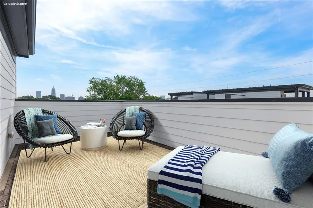 Atlanta, Georgia 30318, United States, 3 Bedrooms Bedrooms, ,4 BathroomsBathrooms,Residential,Active,120639