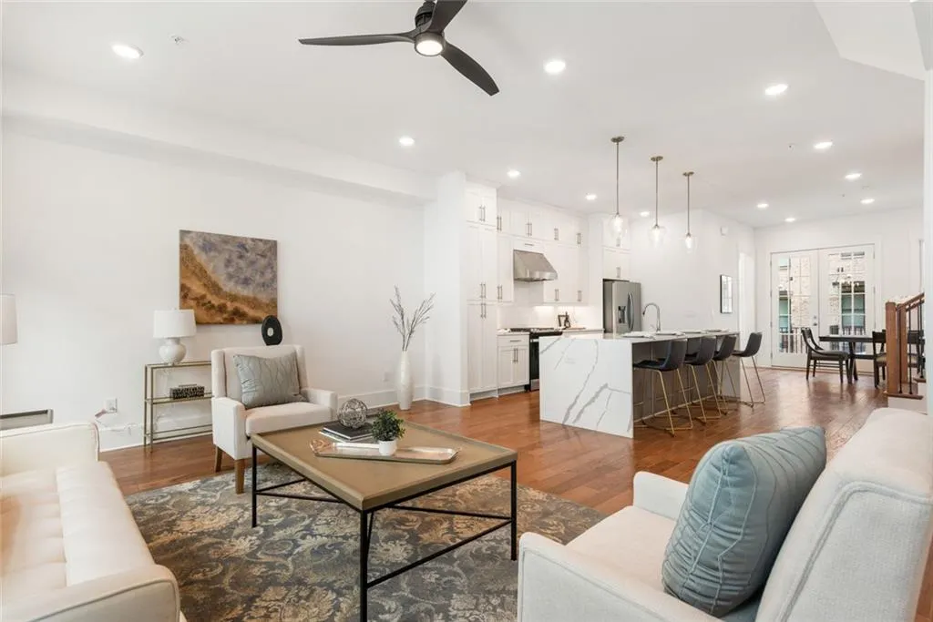 Atlanta, Georgia 30318, United States, 3 Bedrooms Bedrooms, ,4 BathroomsBathrooms,Residential,Active,120639