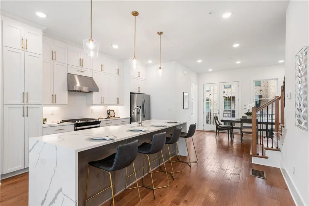 Atlanta, Georgia 30318, United States, 3 Bedrooms Bedrooms, ,4 BathroomsBathrooms,Residential,Active,120639