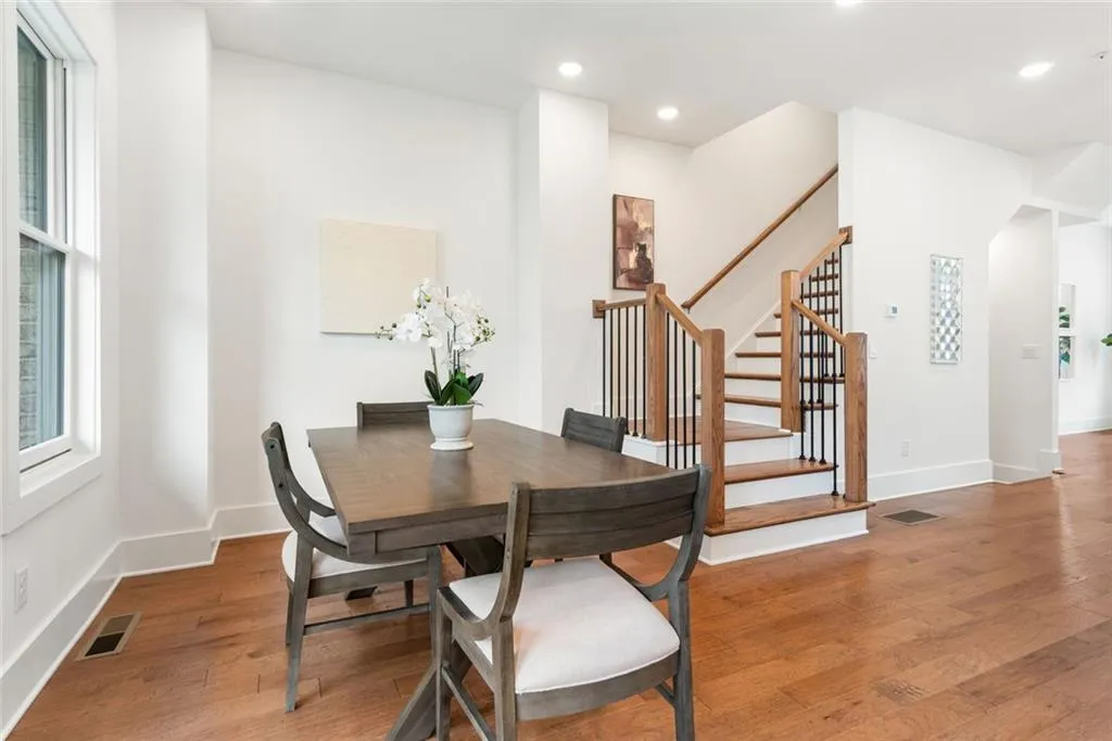 Atlanta, Georgia 30318, United States, 3 Bedrooms Bedrooms, ,4 BathroomsBathrooms,Residential,Active,120639