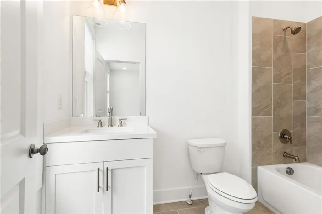 Atlanta, Georgia 30318, United States, 3 Bedrooms Bedrooms, ,4 BathroomsBathrooms,Residential,Active,120639