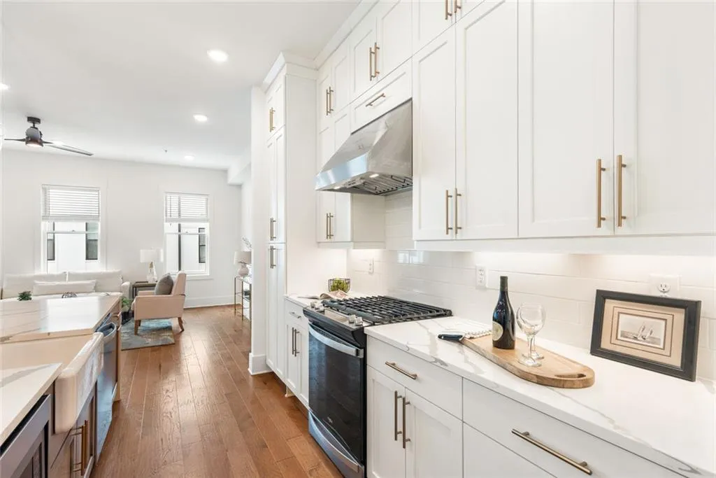 Atlanta, Georgia 30318, United States, 3 Bedrooms Bedrooms, ,4 BathroomsBathrooms,Residential,Active,120639