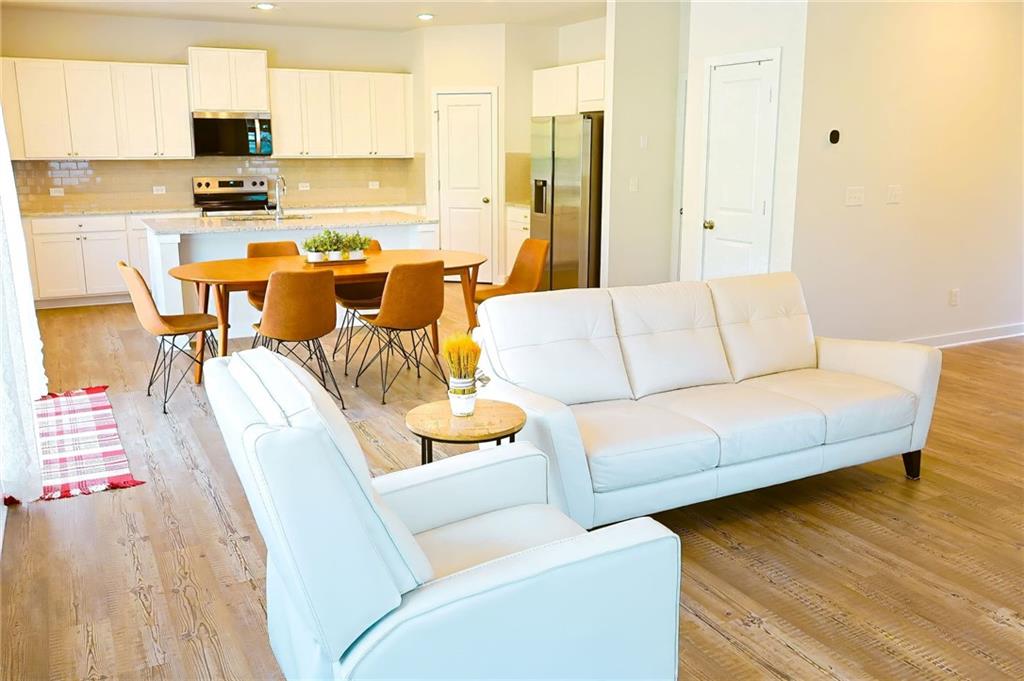 5206 Mulberry Creek Way