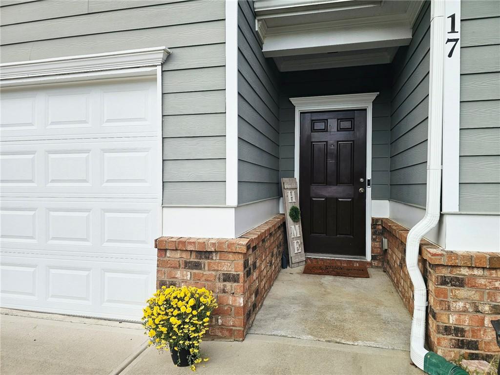 17 Rambling Oaks Drive NE