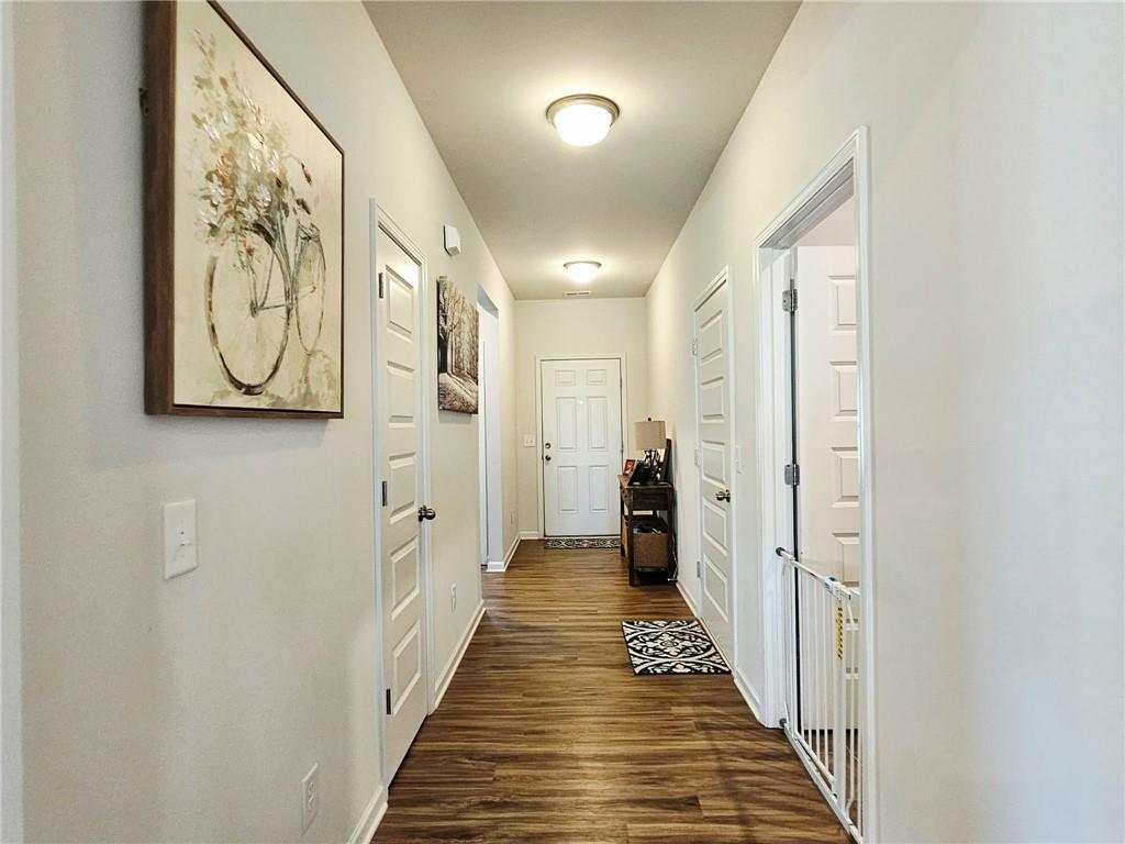 17 Rambling Oaks Drive NE