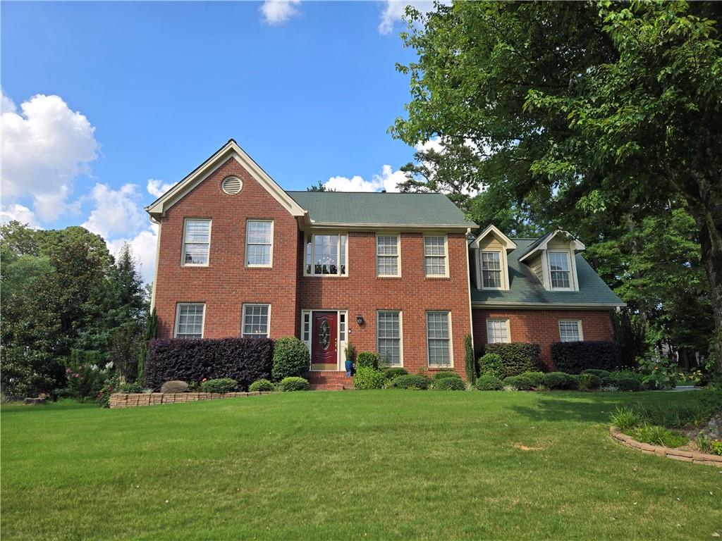 2209 Willow Crest Circle