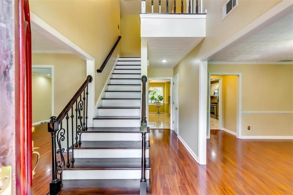 2209 Willow Crest Circle