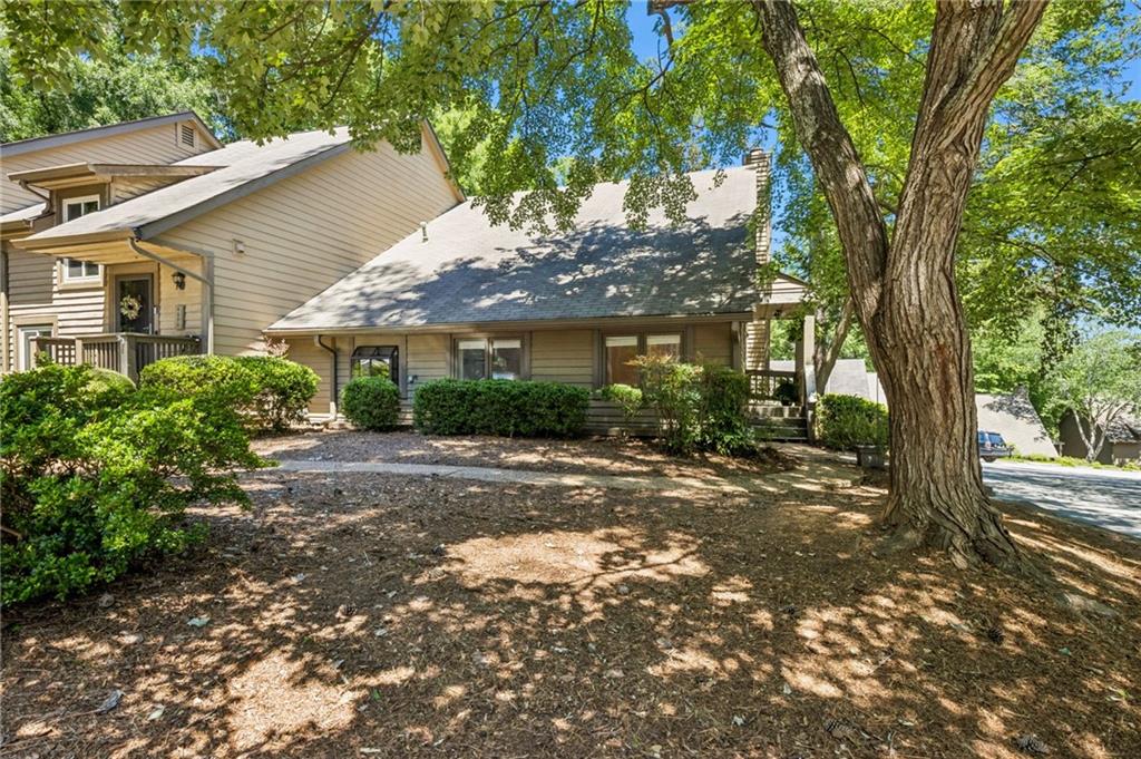 4250 D'Youville Trace