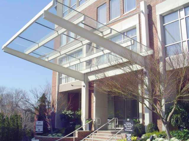 THIS STUNNING 2-LEVEL TOWNHOME WITH A TRUE SEPARATE DEN WILL GIVE YOU A WHOLE NEW VIEW OF LUXURY LIVING ON BUCKHEAD'S HOT 'PARK AVENUE' STRETCH OF PEACHTREE ROAD! ENJOY UNPRECIDENTED AMENITIES INCLUDING INTERNET CAFE, CONCIERGE SERVICE, FITNESS CENTER, & SWIMMING POOL. ONLY 2 NEW HOMES LEFT!