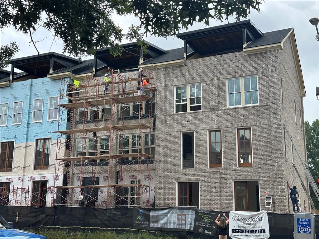 178 W Main Street 104