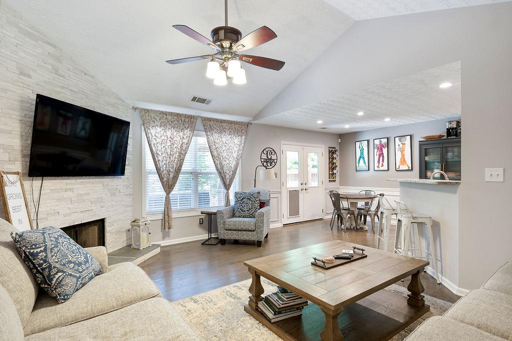 5238 Leecroft Drive
