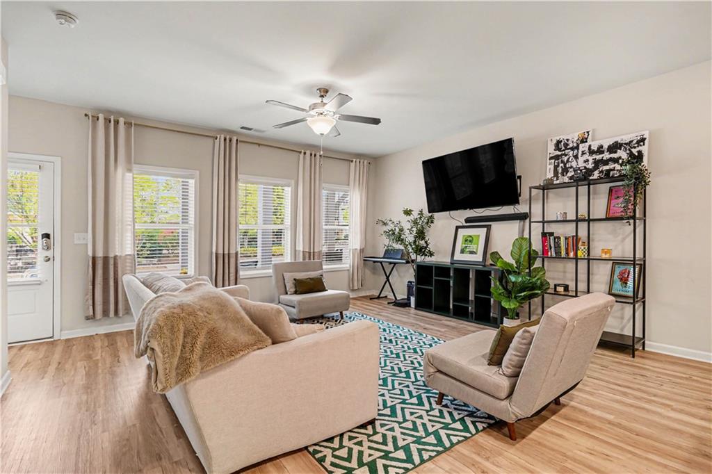 1952 Sanford Drive NW