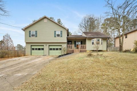 A home in Powder Springs