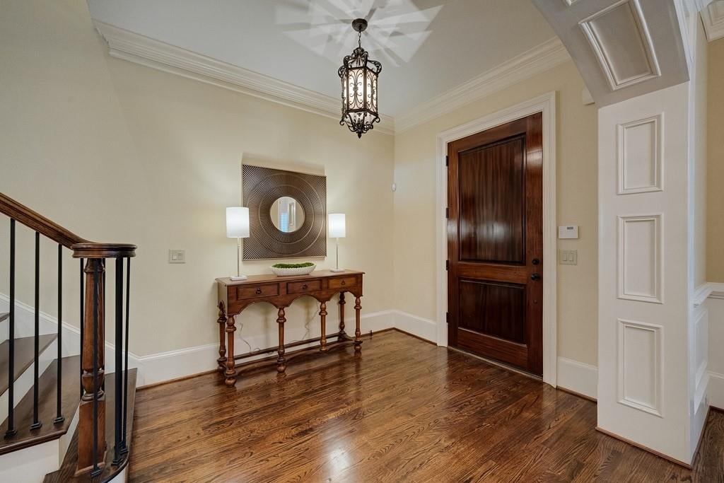 8 Honour Avenue NW 7